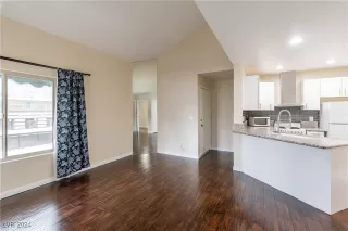 Photo #1: 2615056 Listing 