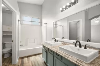 Photo #4: 2615067 Listing