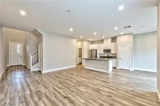 Photo #1: 2615091 Listing 