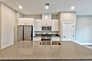 Photo #3: 2615091 Listing 