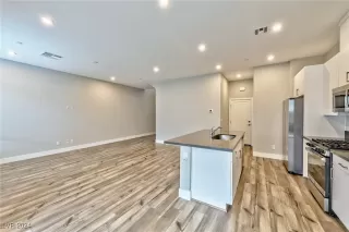 Photo #4: 2615091 Listing 