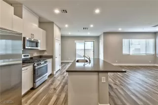 Photo #6: 2615091 Listing 