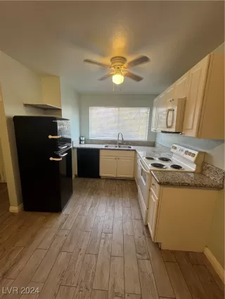 Photo #2: 2615122 Listing 