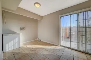 Photo #6: 2615137 Listing