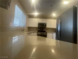 Photo #4: 2615161 Listing 