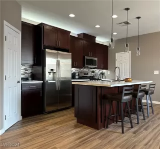 Photo #2: 2615201 Listing 