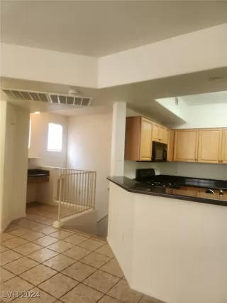 Photo #3: 2615210 Listing 