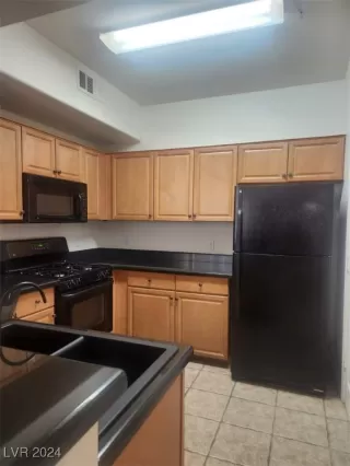 Photo #5: 2615210 Listing 