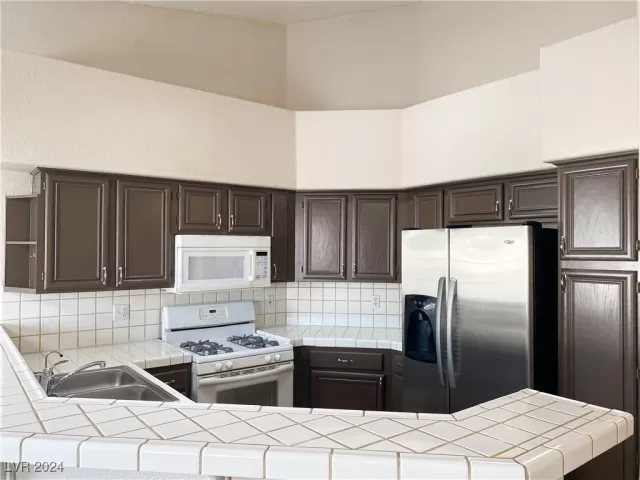 MLS: 2615212 Condo For Sale