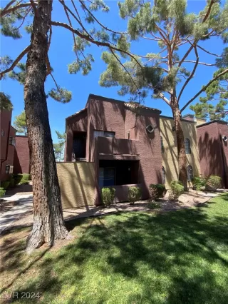 Photo #2: 2615215 Listing 