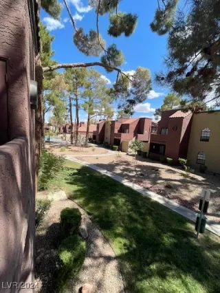 Photo #4: 2615215 Listing 