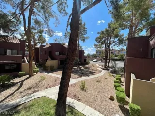 Photo #5: 2615215 Listing 