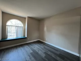 Photo #4: 2615228 Listing 