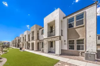 Photo #1: 2615246 Listing 