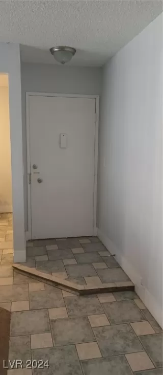 Photo #4: 2615270 Listing 