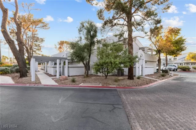 MLS: 2615285 Condo For Sale