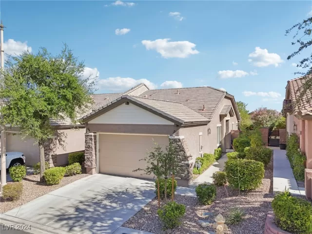 MLS: 2615287 Condo For Sale