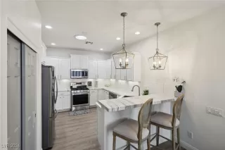 Photo #2: 2615287 Listing