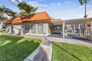 Photo #4: 2615304 Listing