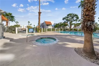 Photo #5: 2615304 Listing