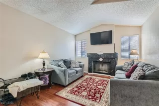 Photo #5: 2615358 Listing