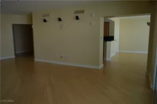 Photo #5: 2615373 Listing 