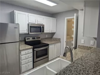 Photo #1: 2615421 Listing 