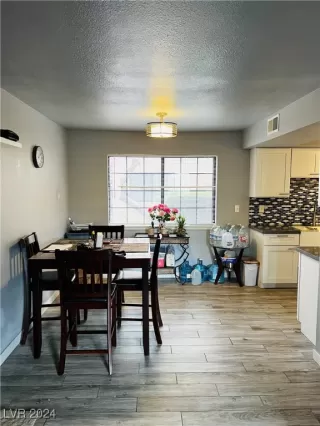 Photo #3: 2615440 Listing