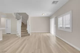 Photo #5: 2615445 Listing