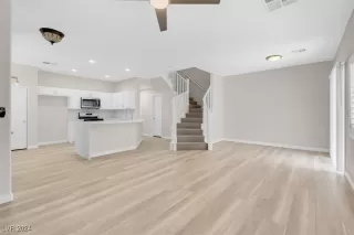 Photo #6: 2615445 Listing