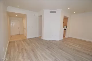 Photo #5: 2615451 Listing