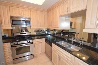 Photo #6: 2615451 Listing