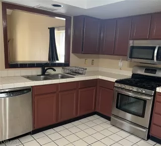 Photo #5: 2615452 Listing 