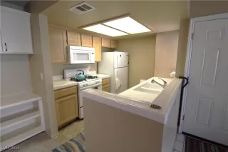 Photo #6: 2615500 Listing