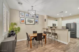 Photo #4: 2615509 Listing