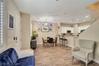 Photo #6: 2615509 Listing