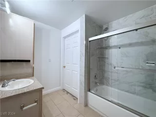 Photo #5: 2615536 Listing