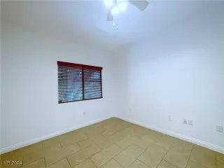 Photo #6: 2615536 Listing