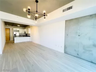 Photo #1: 2615539 Listing