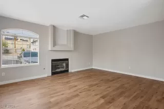 Photo #5: 2615560 Listing