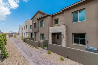 Photo #4: 2615565 Listing