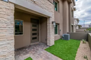 Photo #5: 2615565 Listing