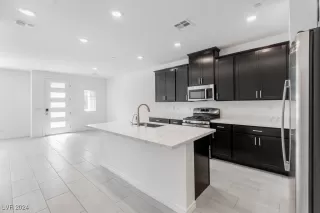 Photo #6: 2615565 Listing