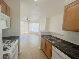 Photo #4: 2615583 Listing 