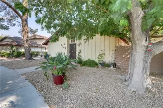 Photo #2: 2615596 Listing