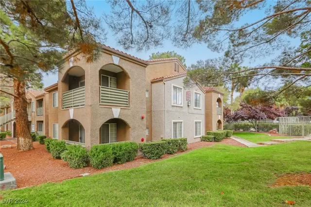 MLS: 2615605 Condo For Sale