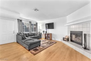 Photo #3: 2615653 Listing