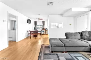 Photo #4: 2615653 Listing