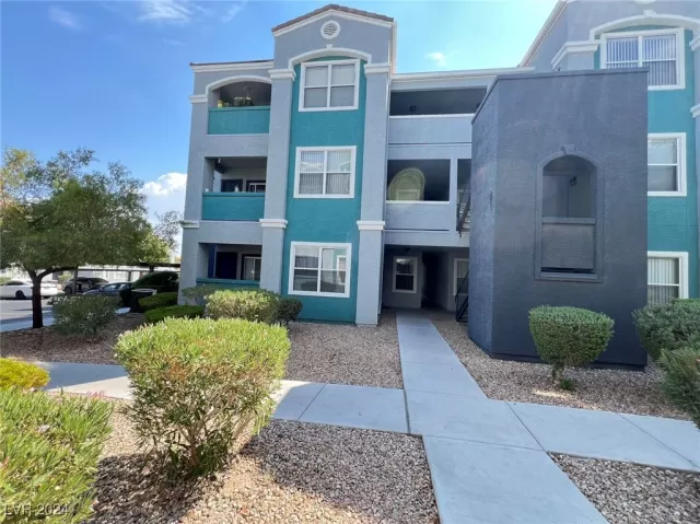 MLS: 2615664 Condo For Sale