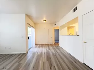 Photo #5: 2615664 Listing 